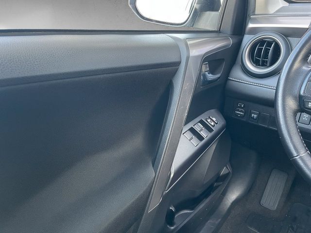 Toyota RAV4 2.0 4x4 *ALU*AHK*CAM*TEL*USB*KLIMA*ZV*