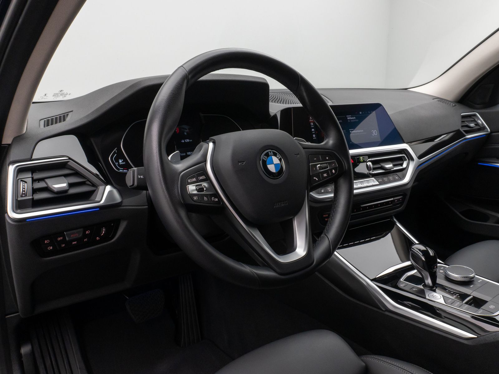 Fahrzeugabbildung BMW 320d Sport Line DAB HiFi PDC Geschwindigkeitsreg