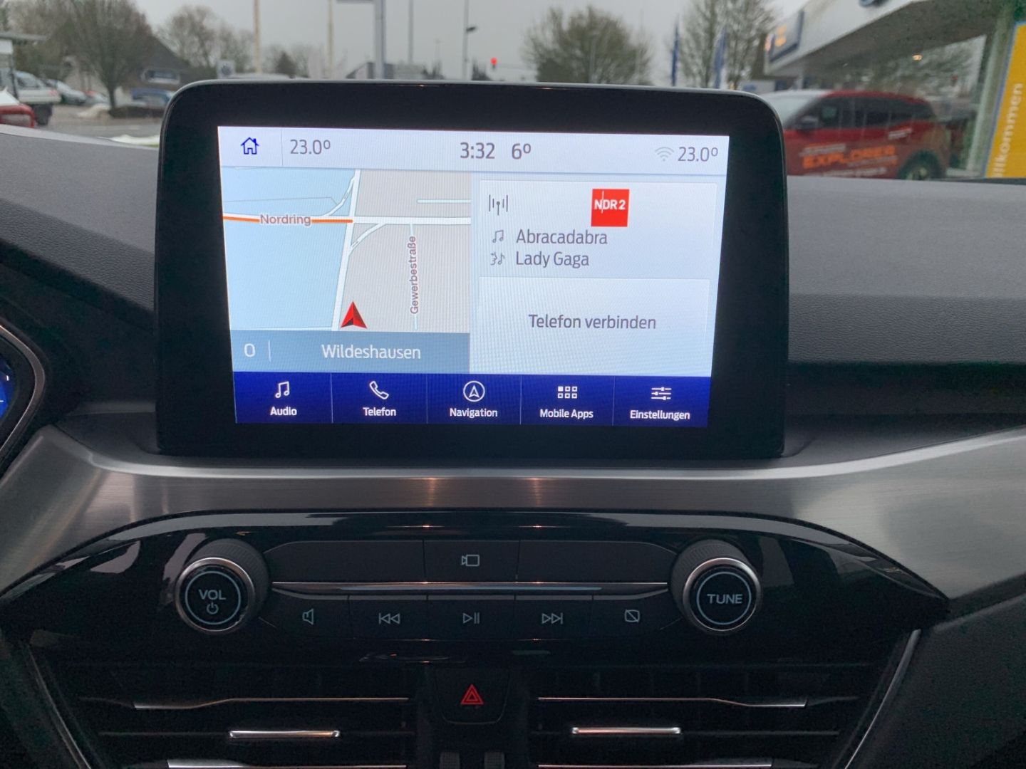 Fahrzeugabbildung Ford Kuga Titanium X Automatik, AHK, adapt.LED Schein