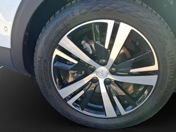 Peugeot 3008 GT 1.2 136 Kam.+KeyLess+LED+Navi+Pano+SD