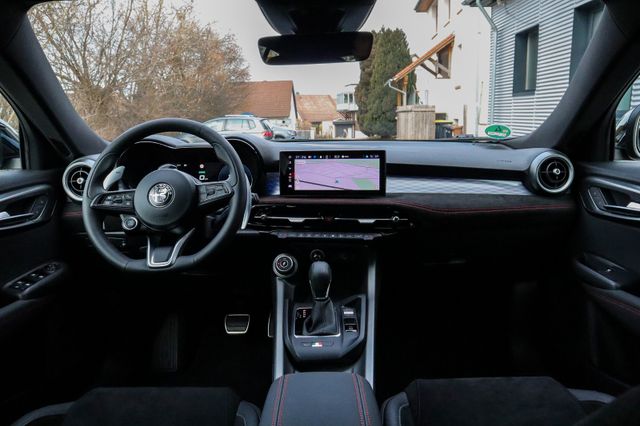Fahrzeugabbildung Alfa Romeo Tonale 1.5 VGT 160 PS Veloce Assis+Winterp 20''