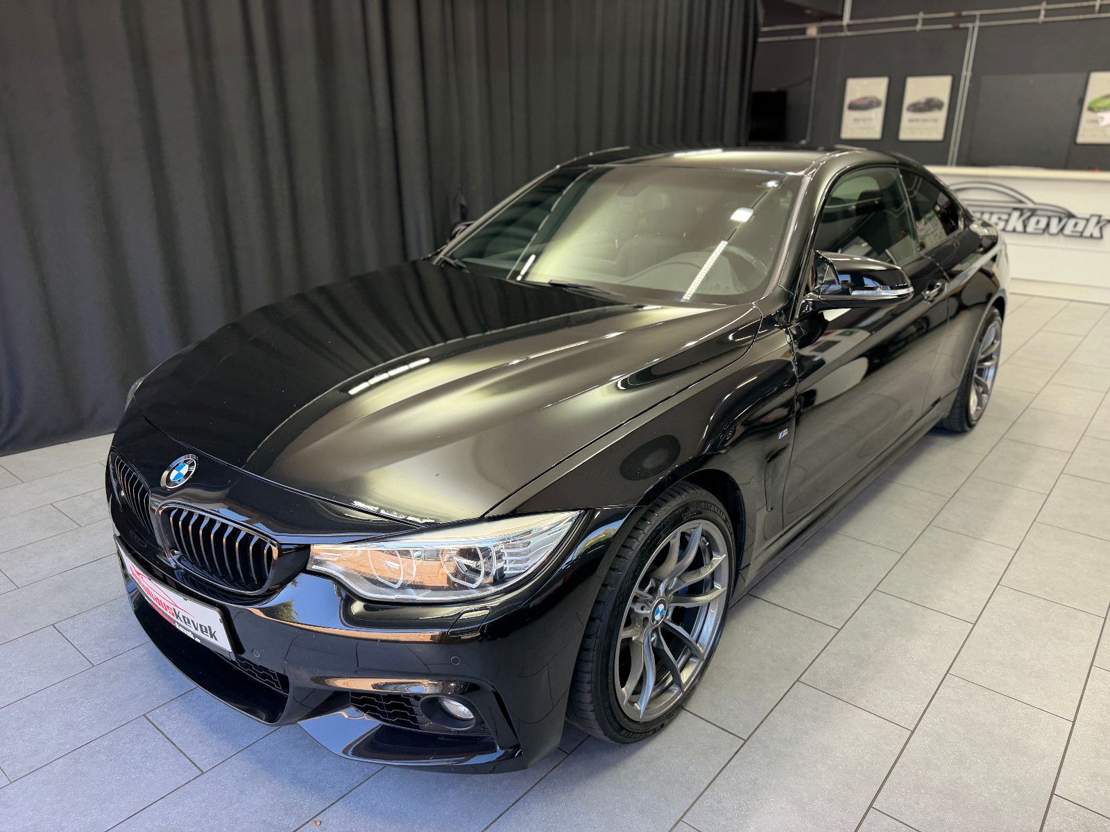 Fahrzeugabbildung BMW 435 i Coupe|SCHALTER|M-Performance|HIFI|LEDER