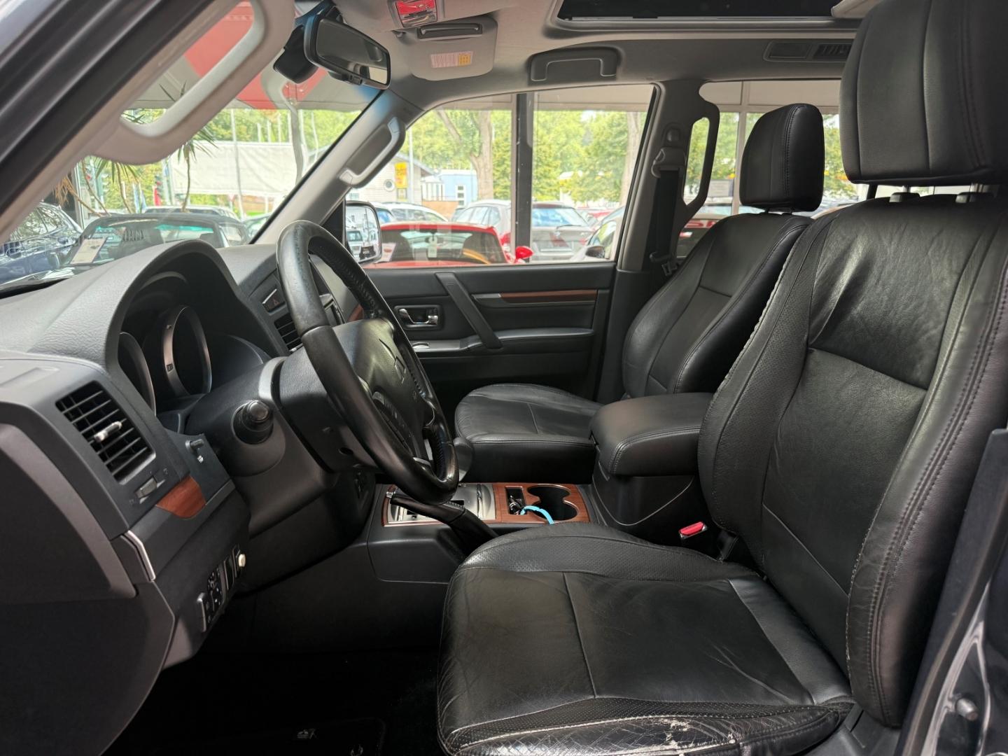 Mitsubishi Pajero IV 3.2 DI-D Instyle 170 ch – BVA - toit ouvrant – 4x4 – 158 666 km