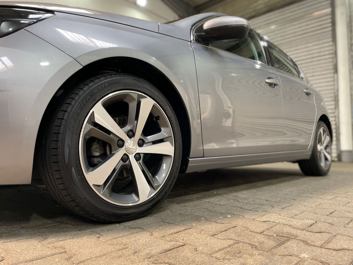Fahrzeugabbildung Peugeot 308 Allure #LED#Tempomat#PDC#Navi