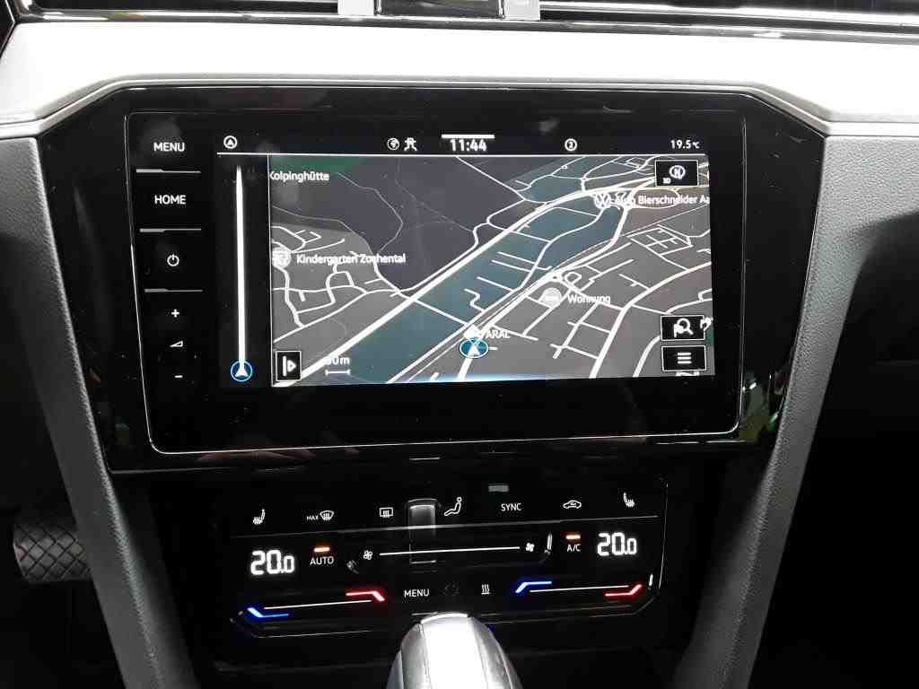 Fahrzeugabbildung Volkswagen Passat Variant TDI Business DSG R-Line Standhzg.