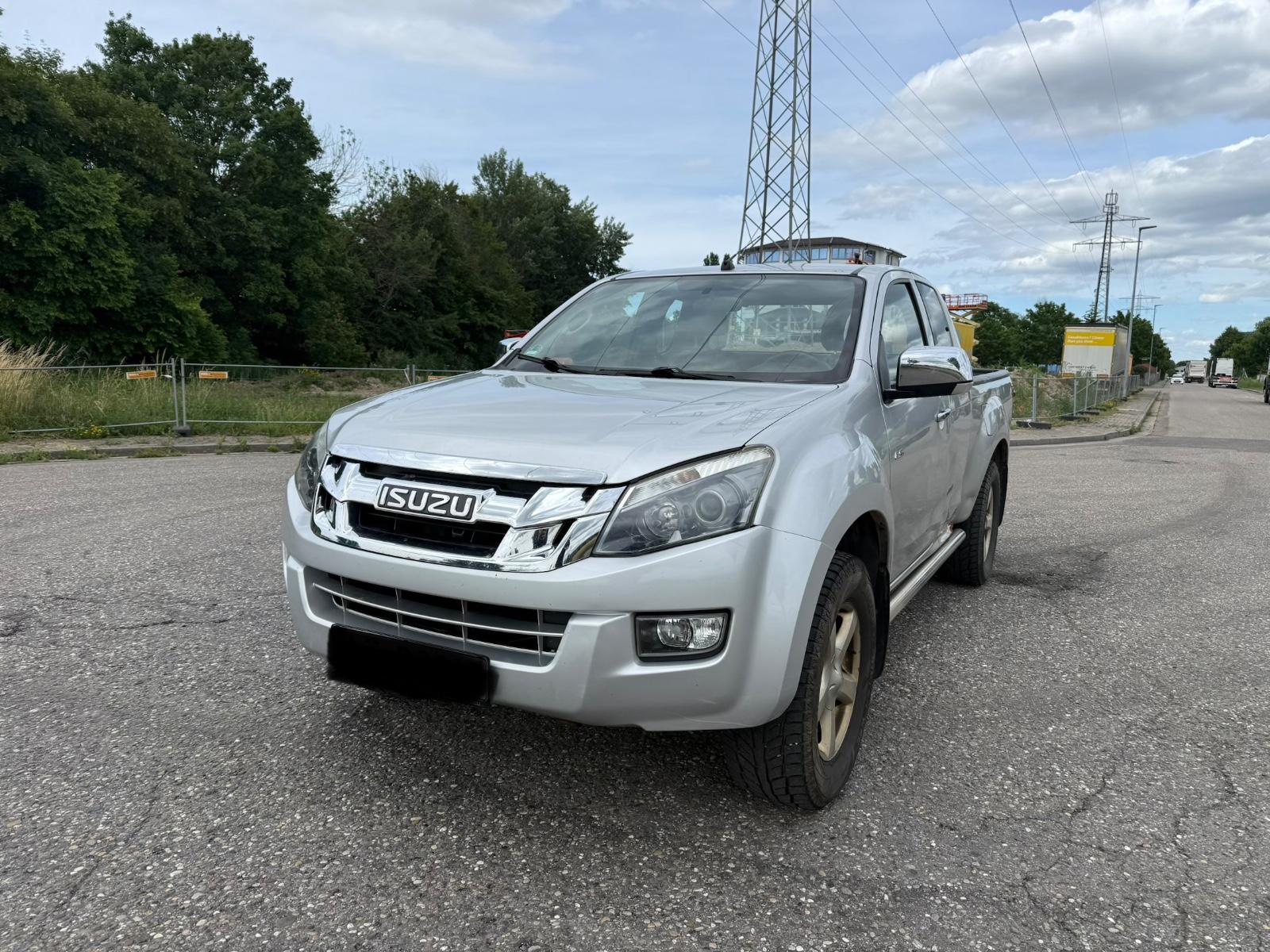 Isuzu D-Max Double Cab 4WD Custom