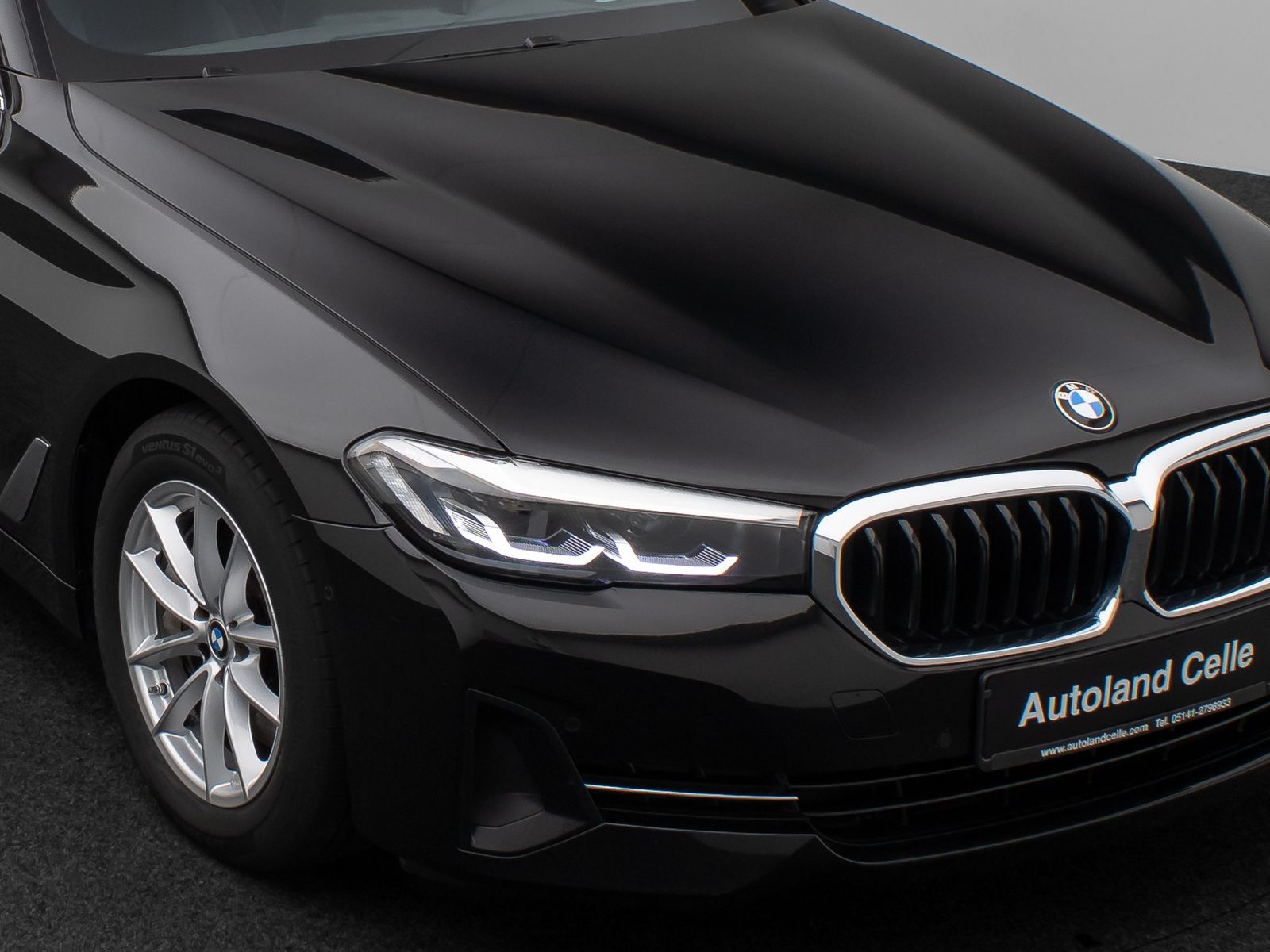 Fahrzeugabbildung BMW 530d xD Kamera HUD 4xKlima Komfort Alarm Sport