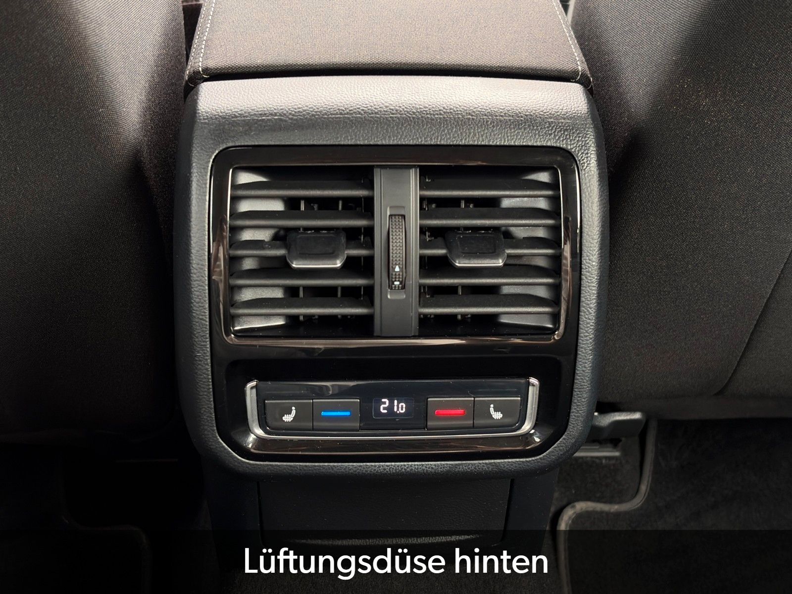 Fahrzeugabbildung Volkswagen Passat Variant 2.0 TSI Buisness Kamera LED ACC