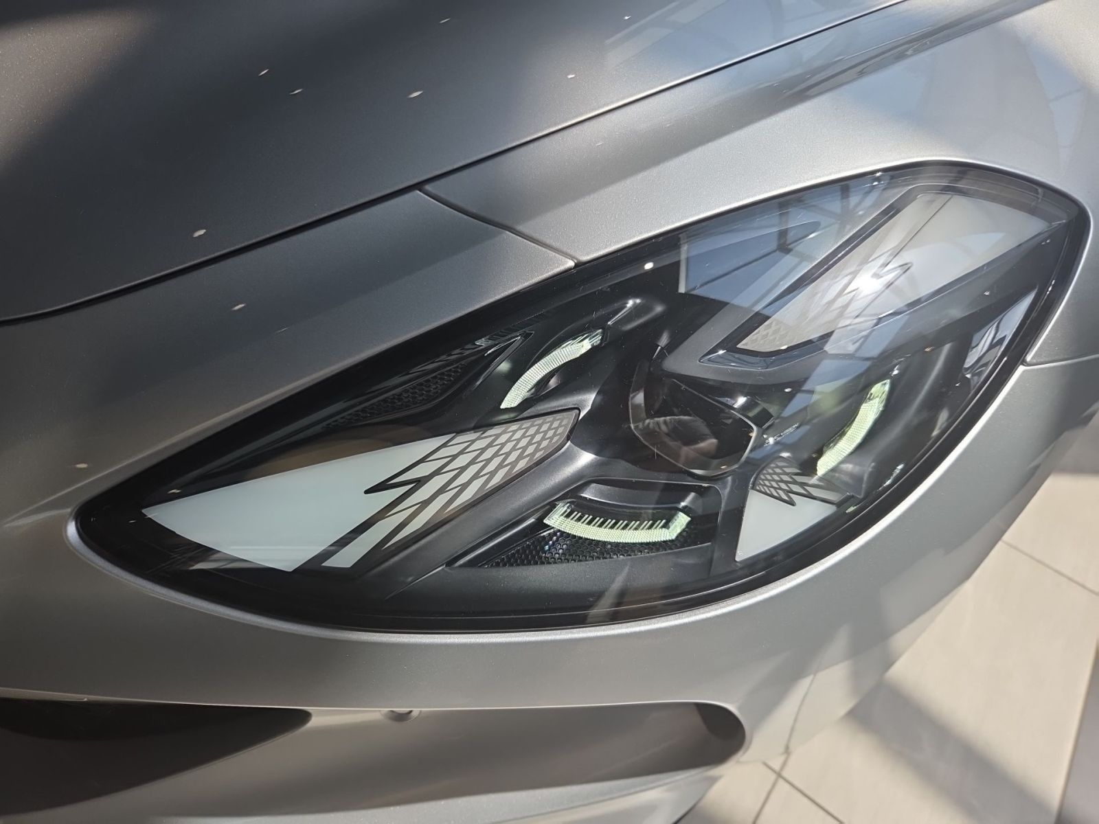 Fahrzeugabbildung MG Cyberster 77 kWh AWD XPower 510 PS Automatik* NA