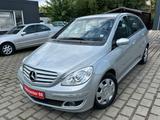 Mercedes-Benz B 200 Aut.*1.HAND*TÜV NEU*PDC*KLIMA*SCHECKHEFTGE - gebrauchte Mercedes-Benz B 200 aus dem Jahr 2005
