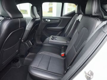 Volvo XC40 Momentum 2WD*AHK*LED*SHZ*Kamera*PDC*