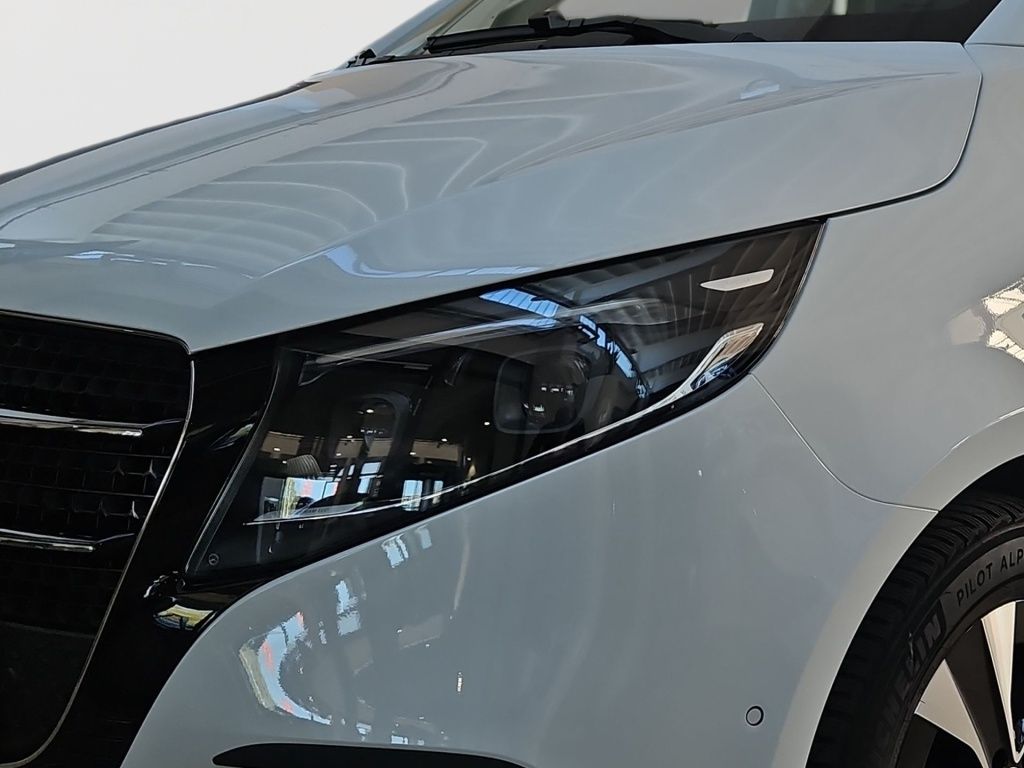 Fahrzeugabbildung Mercedes-Benz V 250 STYLE lang Liege-Paket 7 Sitze 2,5tAHK EAS