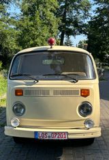 Volkswagen VW T2  DRK Kasten in Elfenbein  - Oldtimer mit Benzin-Antrieb: Kleinbus