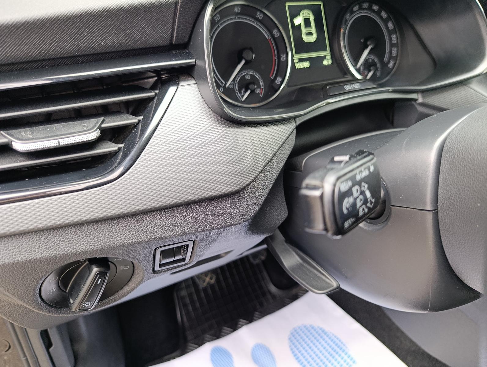 Skoda Scala Active Car Play Tempomat SHZ PDC AHK