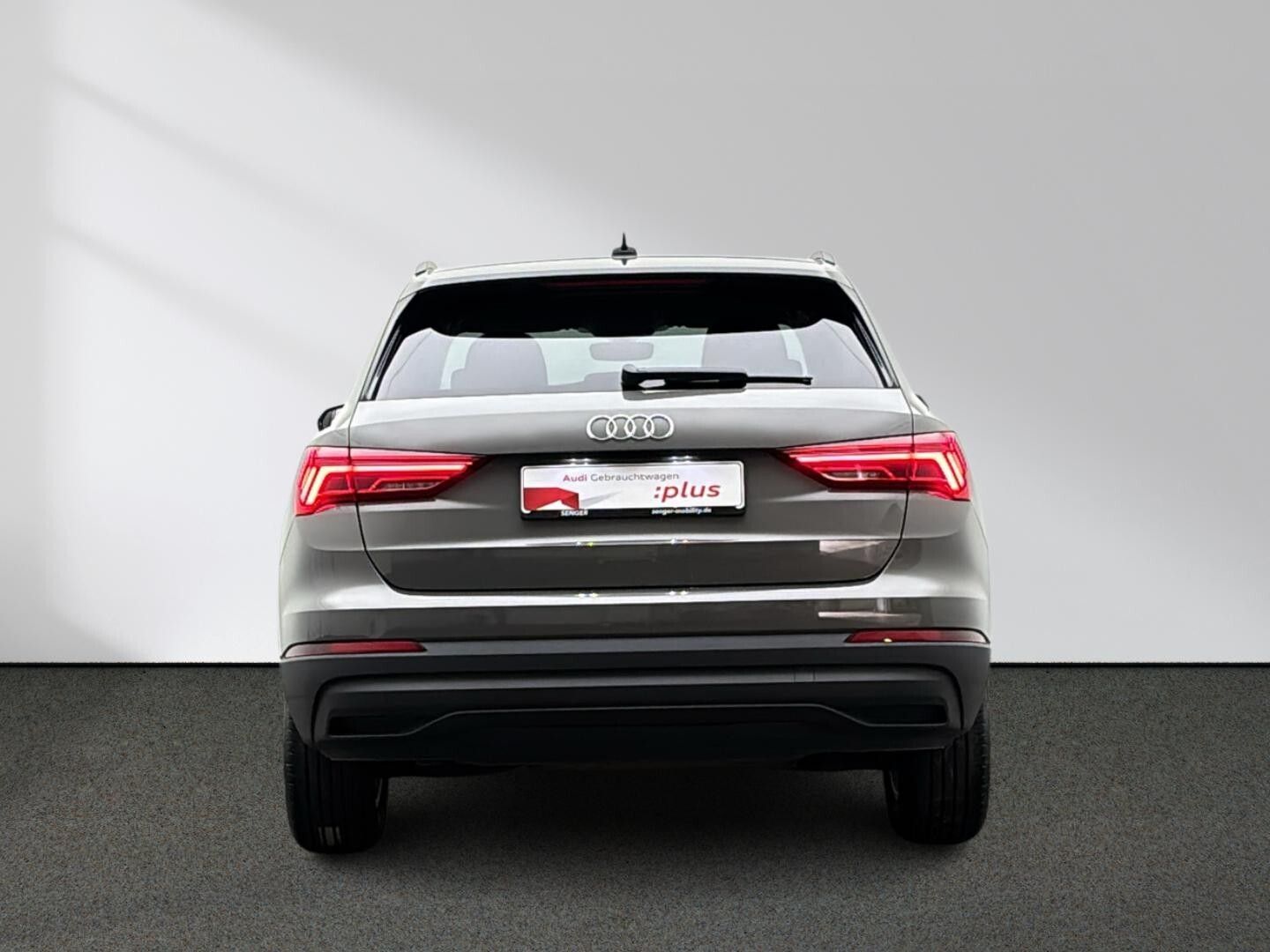 Audi Q3 45 TFSI e S tronic MMI LED AHK foto 5