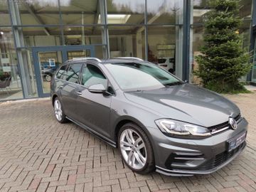 Fotografie des VW Golf VII Variant Highline 2.0 TDi 7-G DSG,R-Line