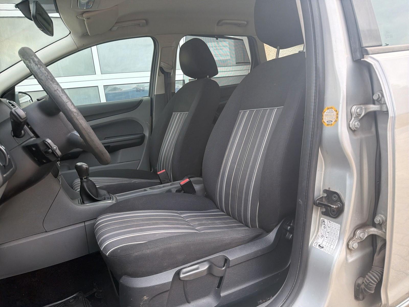 Ford Focus 2009 — photo 10