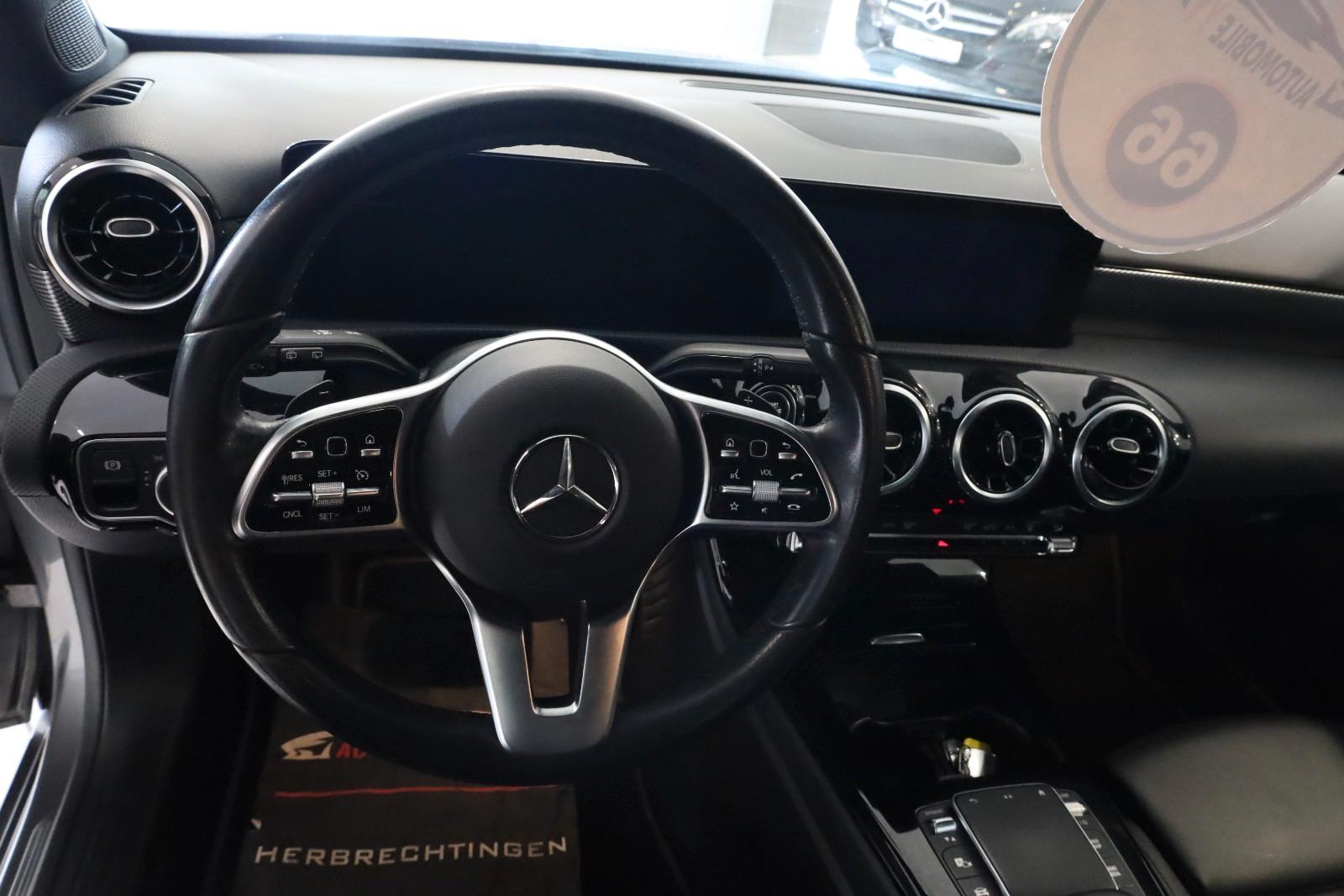 Mercedes-Benz A 250e Sportpaket,LED,Navi,MBUX,Temp,PDC,SHA,F1