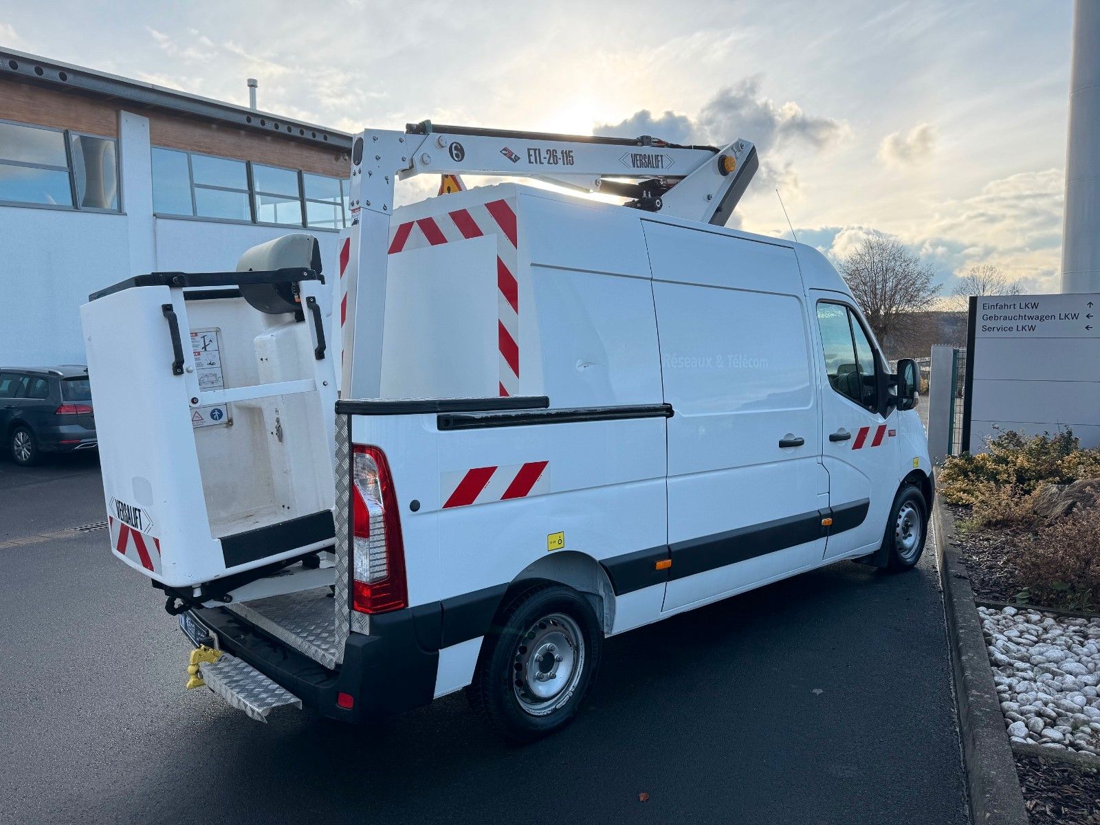 Fahrzeugabbildung Renault Master 2.3 dCi / VERSALIFT ETL-26, 11,3m