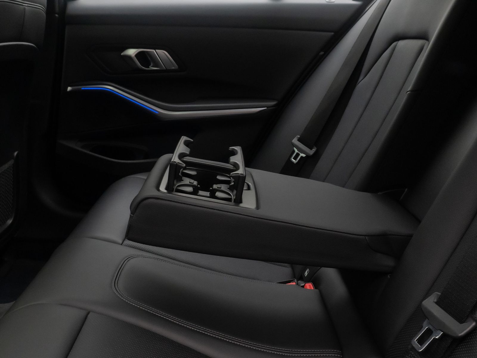 Fahrzeugabbildung BMW 320d xD Luxury Line GSD Kamera HiFi Alarm Sport