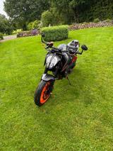 KTM Duke 890 R - KTM 890 DUKE R