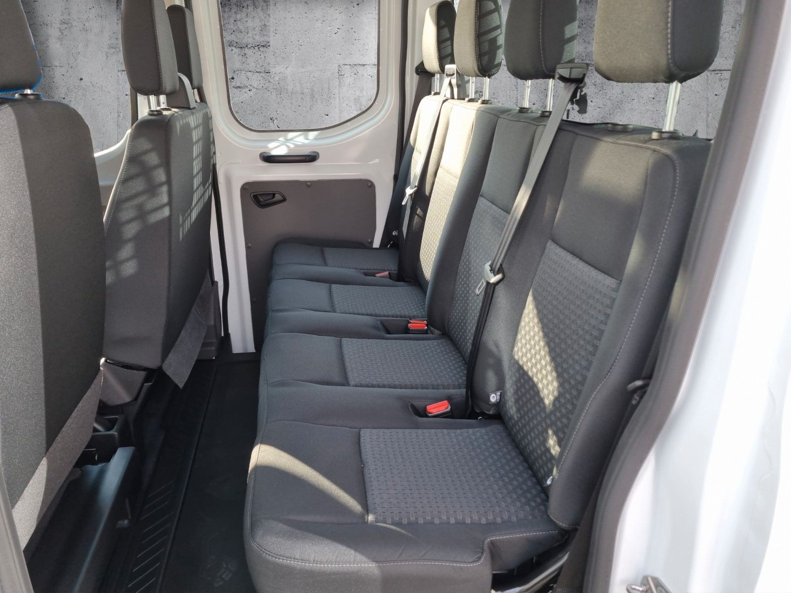 Fahrzeugabbildung Ford Transit Pritsche 350 L3 Doppelkabine Trend