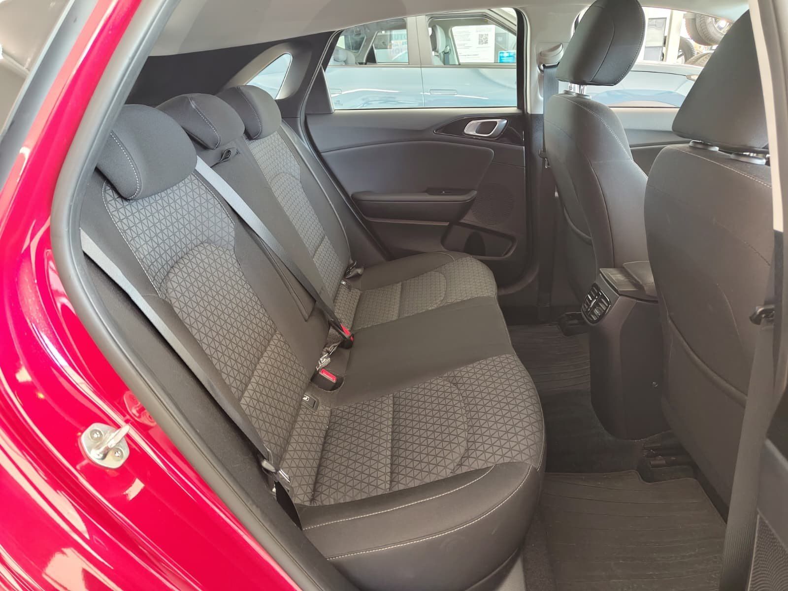 KIA cee'd Ceed 1.4 T-GDI Spirit Navi JBL Kamera – Bild 11