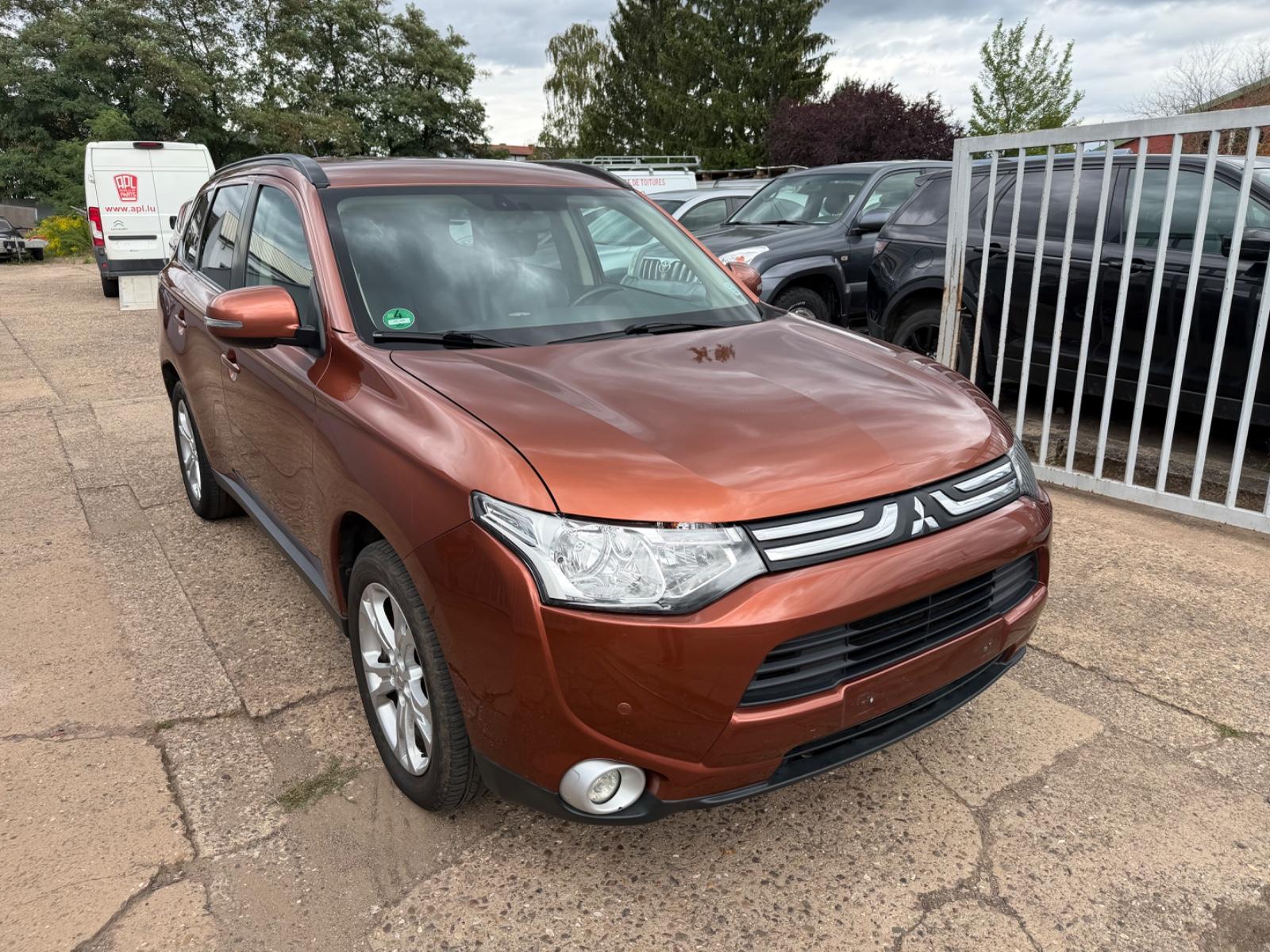 Mitsubishi Outlander 2.2* 4WD* 7 Sitzer*Euro5*Leder*Kamera*
