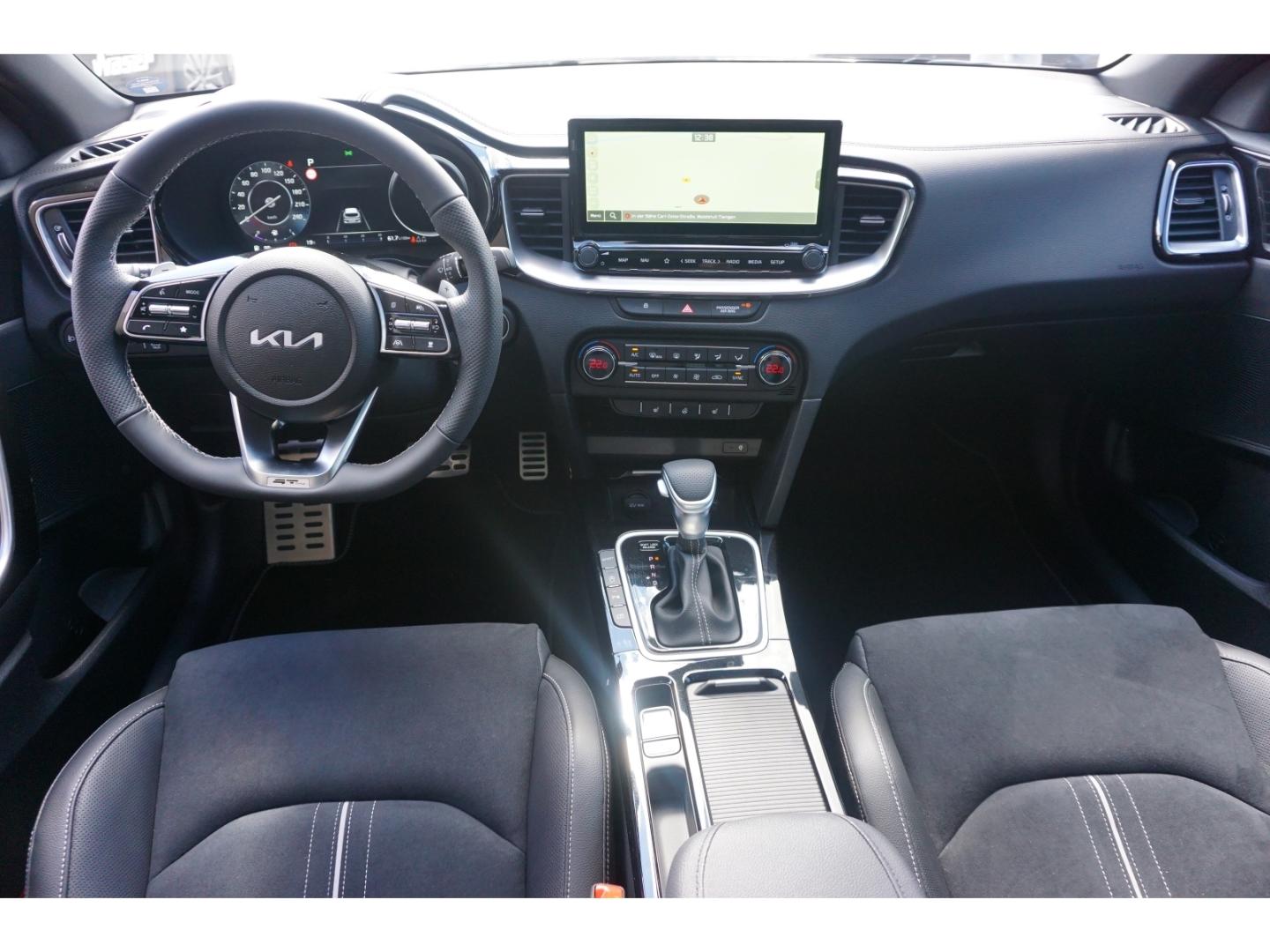 Kia Ceed_sw 1.5T 140 GT Line DCT7 Pano AHK Navi LED 