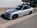 BMW E36 323i - BMW 323: E36