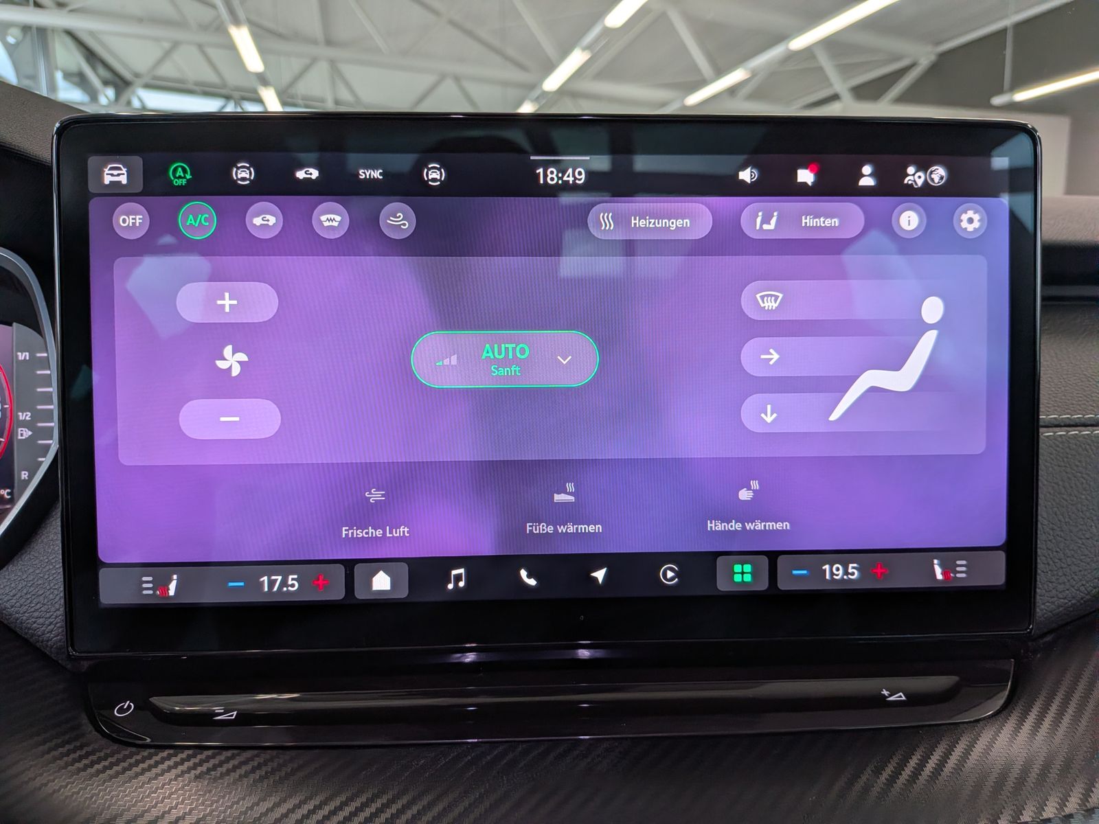 Fahrzeugabbildung SKODA Octavia 2.0TDI Sportline Matrix Canton Pano ACC