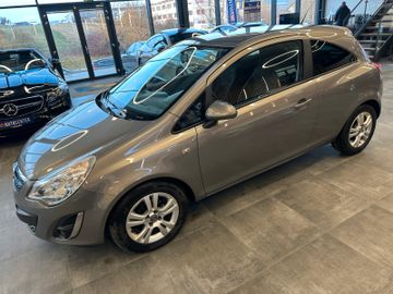 Opel Corsa D Satellite