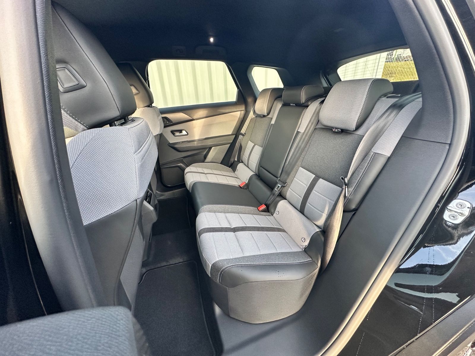 Fahrzeugabbildung Opel Grandland 1.2 48V Hybrid GS*Navi*SHZ*360°