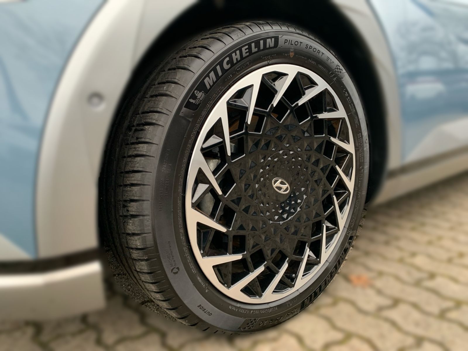 Fahrzeugabbildung Hyundai IONIQ 5 Techniq Elektro 77,4 kWh AHK