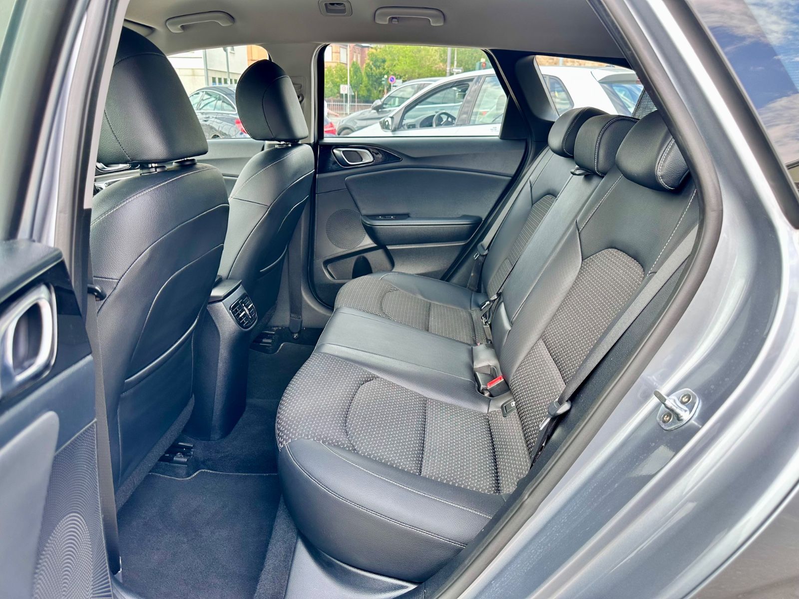 Fahrzeugabbildung Kia cee'd SPORTSWAGON SPIRIT*MOD.2019+AHK*