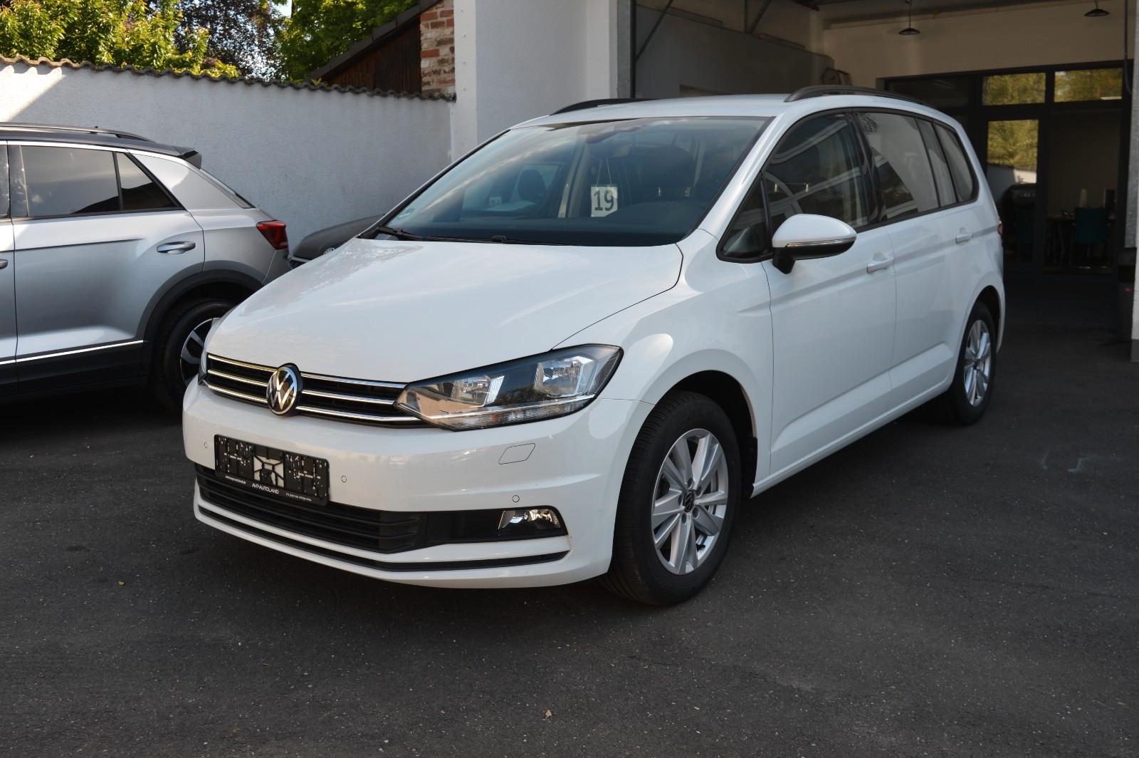 Volkswagen Touran 2.0TDI DSG*Sthzg*ACC*Massage*Digital Tach