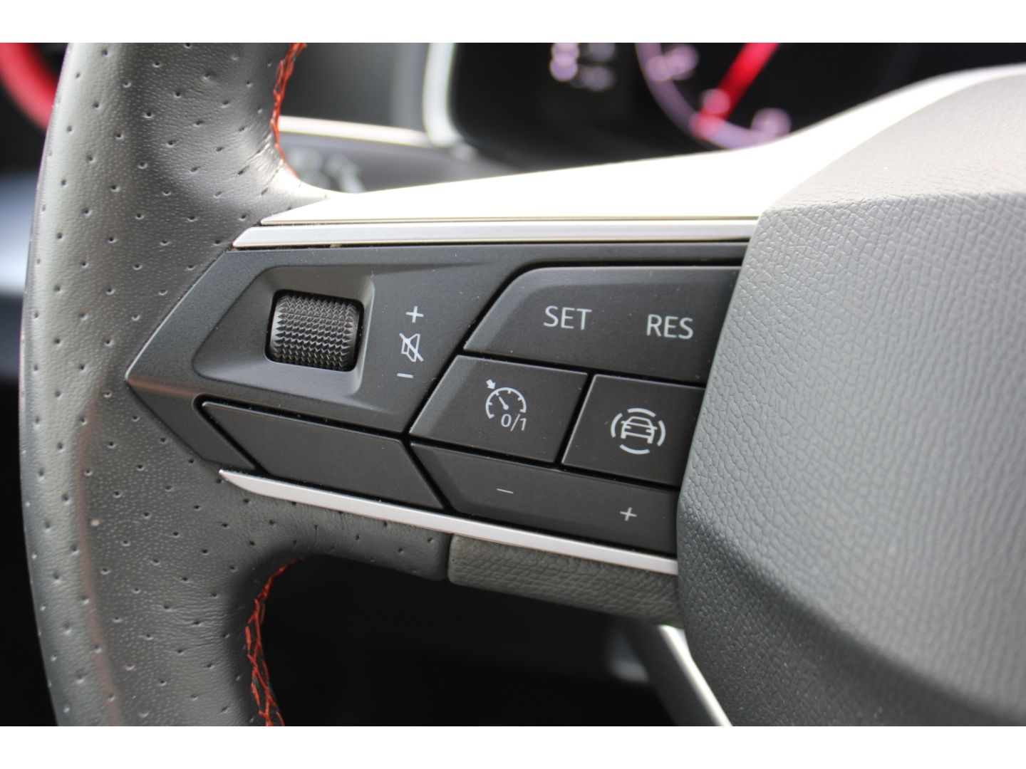 Fahrzeugabbildung SEAT Arona FR 1.0 TSI LED GRA RFK TWA Navi Full Link
