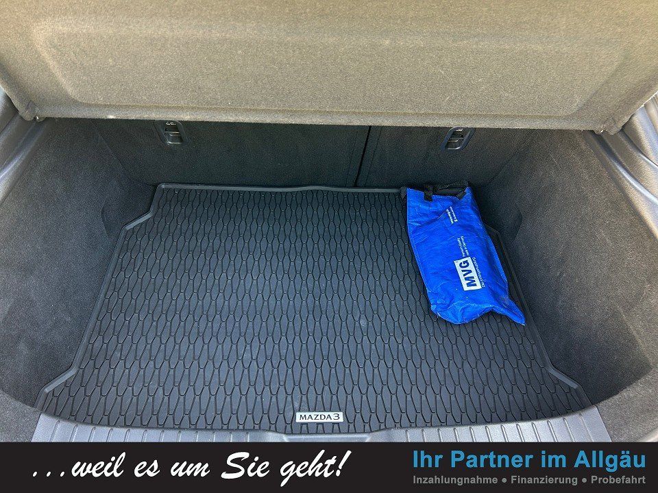 Fahrzeugabbildung Mazda 3 SKY-X 186 SELECTION AHK DES/PRE-P GARANTIE6/28