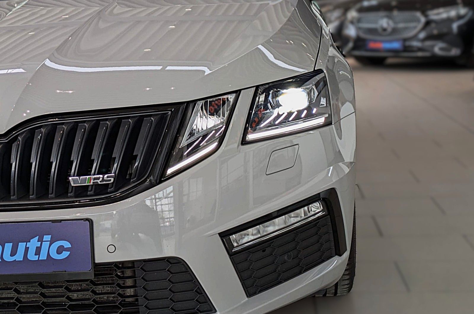 Fahrzeugabbildung SKODA Octavia RS DSG PANO ACC LED VIRTUAL CAM CARPLAY