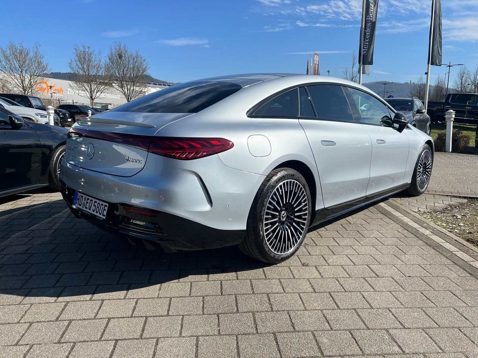 Fahrzeugabbildung Mercedes-Benz EQS 580 4M AMG Premium+ HYPER Massage HAL Carbon