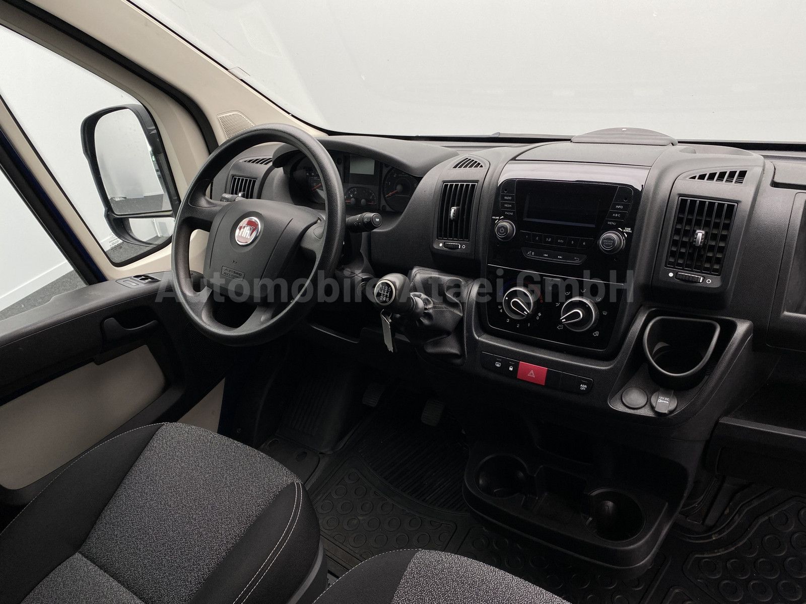 Fahrzeugabbildung Fiat Ducato 140 Erdgas Kombi MAXI 9-SITZE (4012)