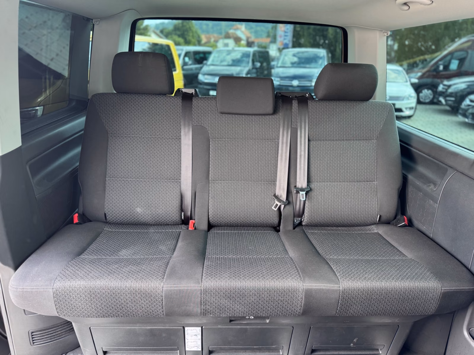 VOLKSWAGEN T6 MULTIVAN 2.0 TDI 150ch - LED - 7 Places - ATTELAGE - VOLANT EN CUIR
