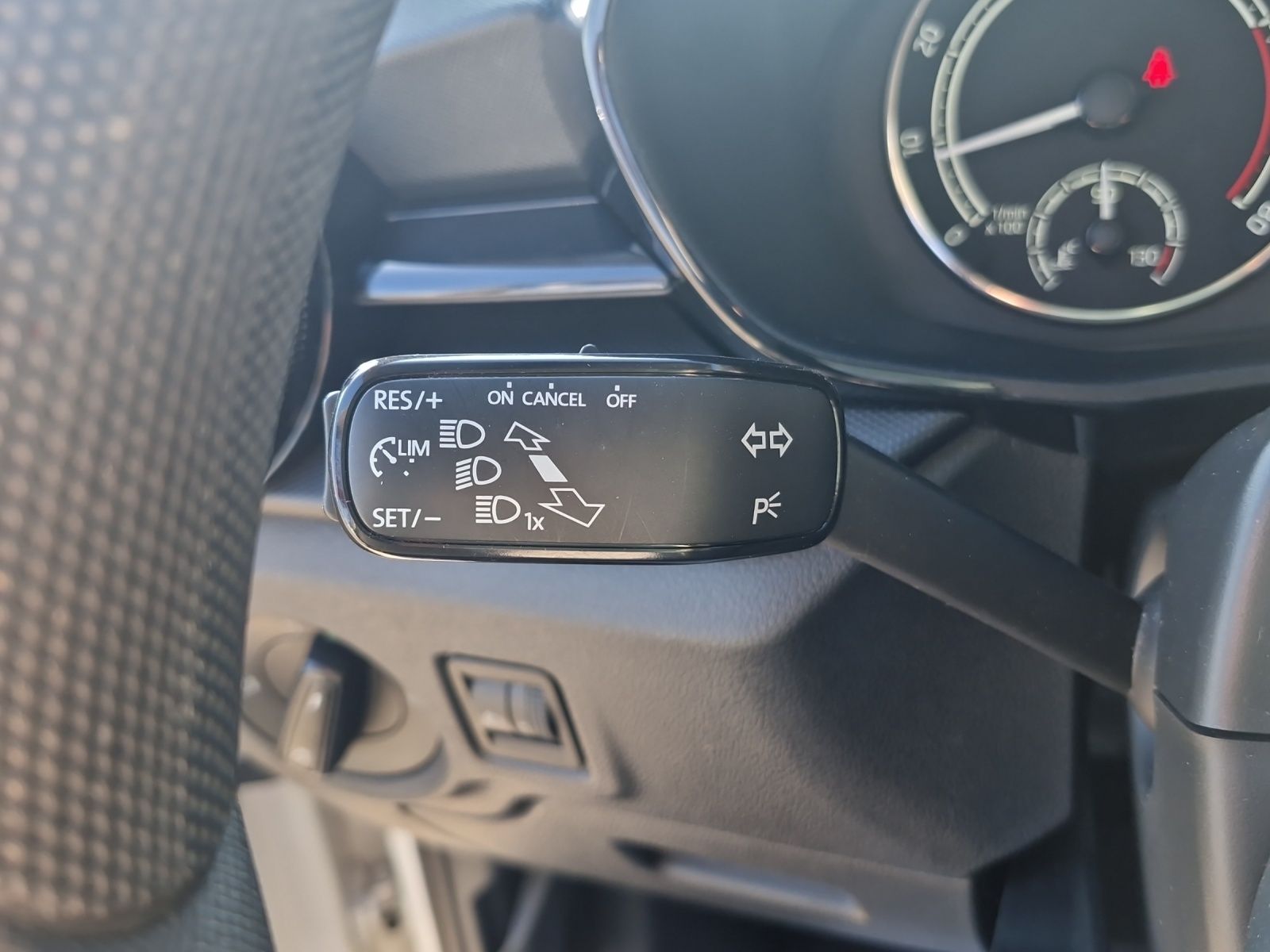 Fahrzeugabbildung SKODA Fabia Active 1.0 LED SH