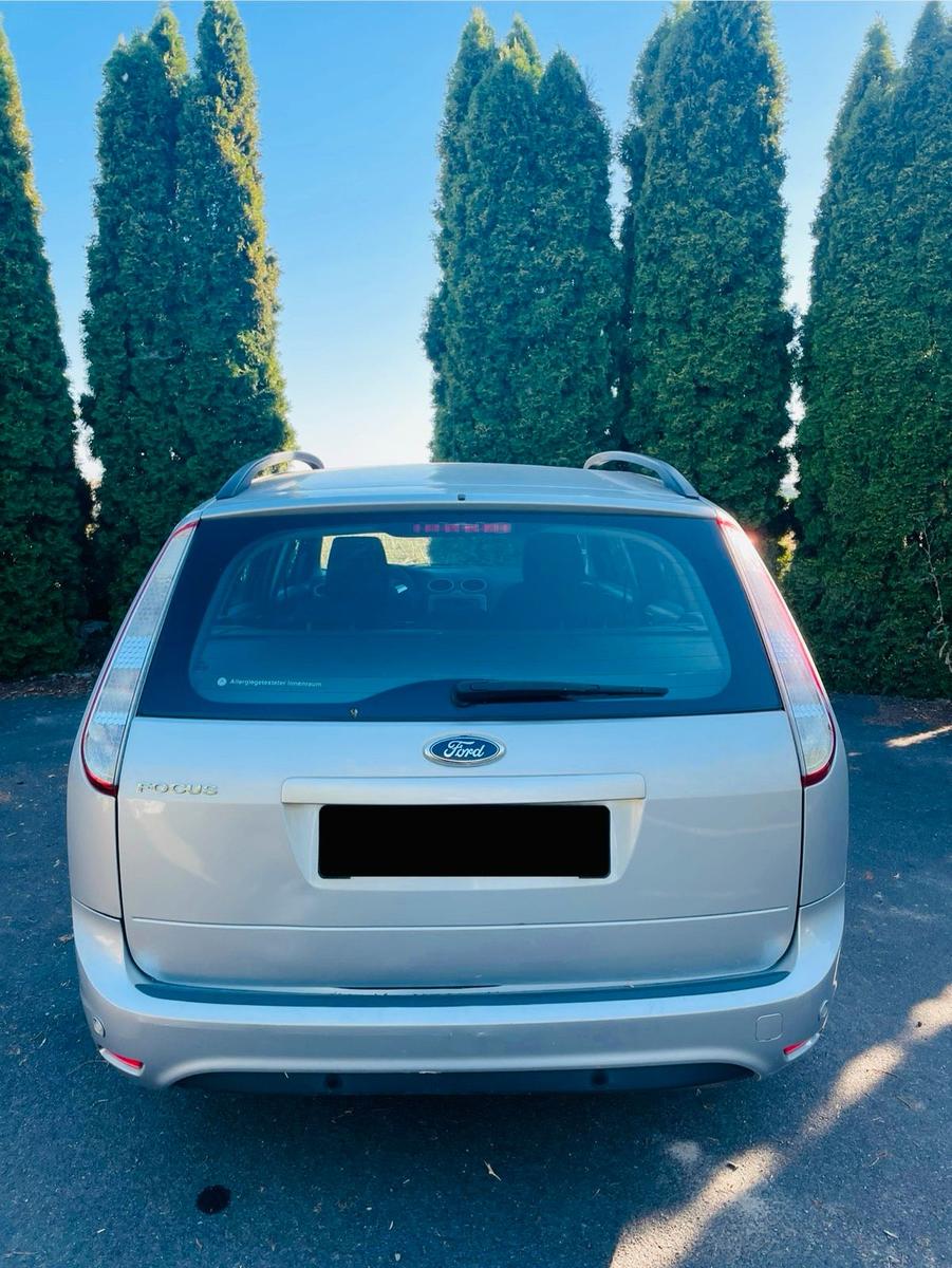 Ford Focus 2010 — photo 13