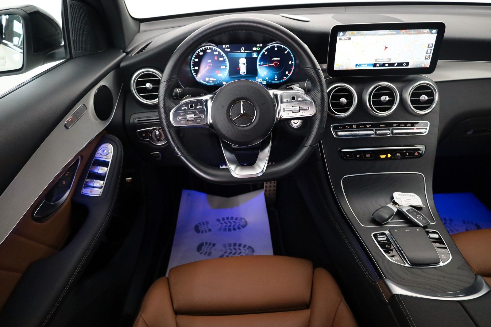 Fahrzeugabbildung Mercedes-Benz GLC 200d Coupé AMG Line Leder,Navi,LED,Night Pak