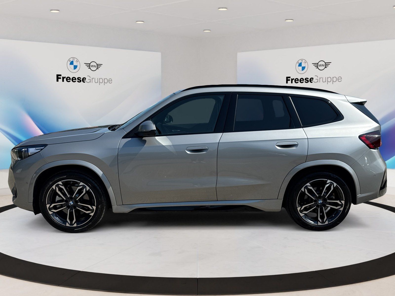BMW X1 xDrive23i 360° HEAD-UP PANO RFK HIFI XDRIVE foto 3