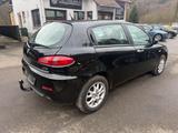 Alfa Romeo 147 1.9 JTD 8V - Alfa Romeo: 1.9