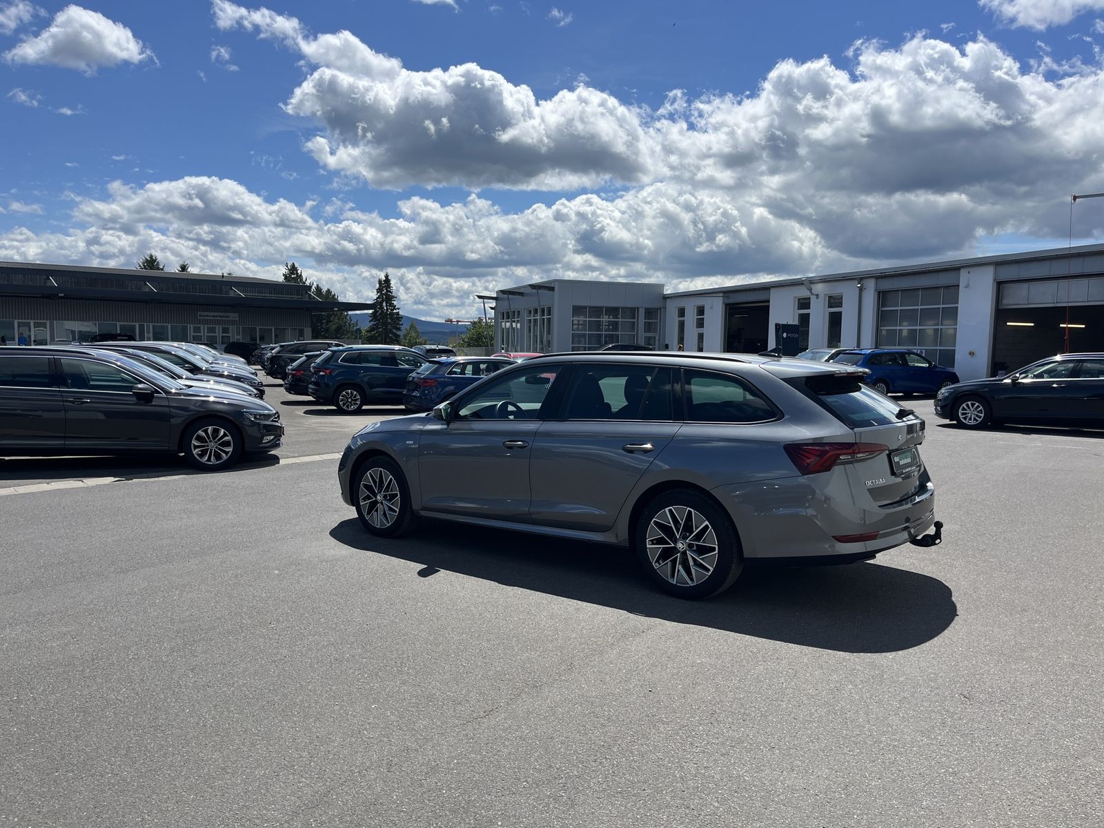 Skoda Octavia Combi 2.0 TDI 4x4 DSG Blackline m.2 foto 11