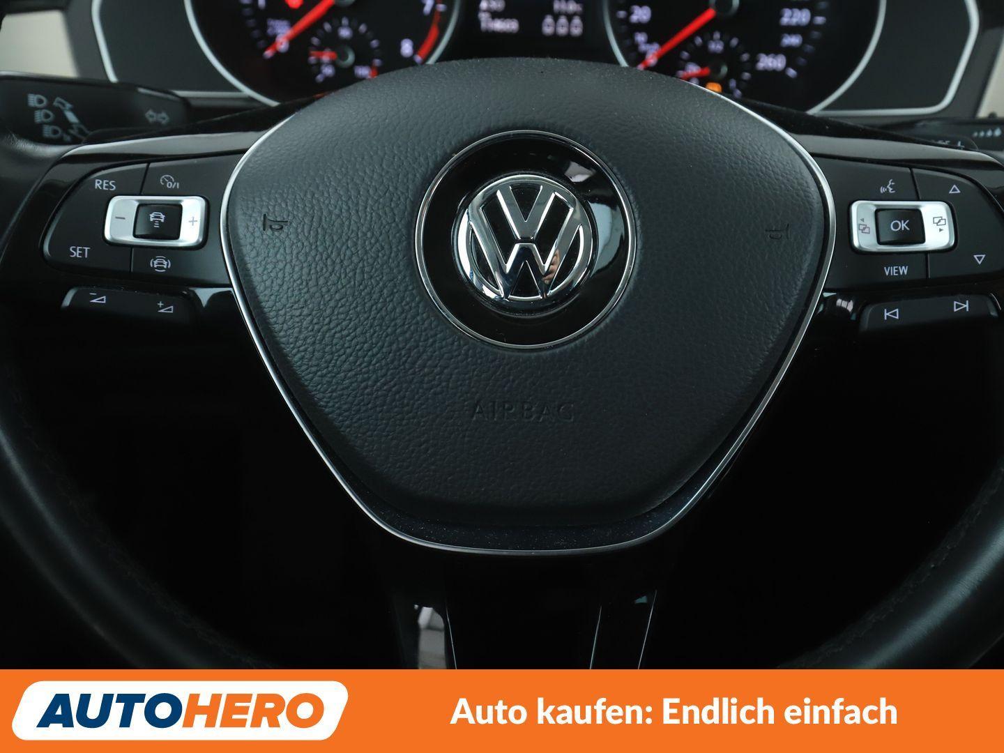 Volkswagen Passat 1.5 TSI ACT Highline Aut.*NAVI*LED*PDC*
