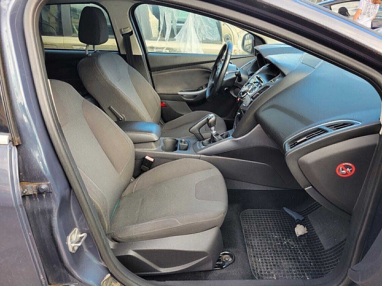 Ford Focus 2012 — photo 6